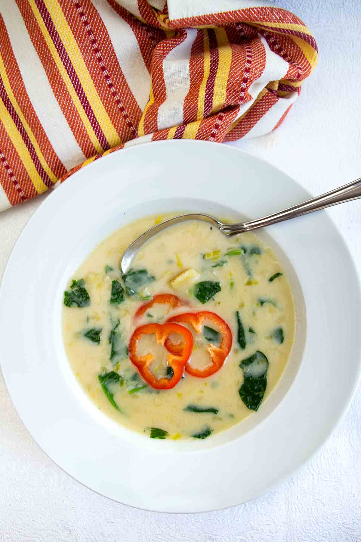 Creamy Vegan Spinach Soup (made in the blender!)