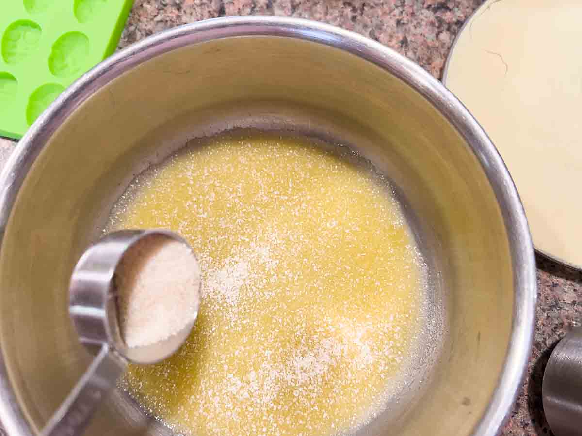 sprinkle gelatin on juice