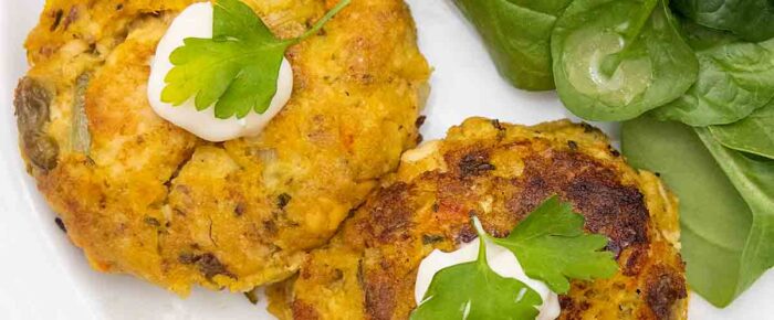 Tasty Salmon Cakes with Canned Salmon