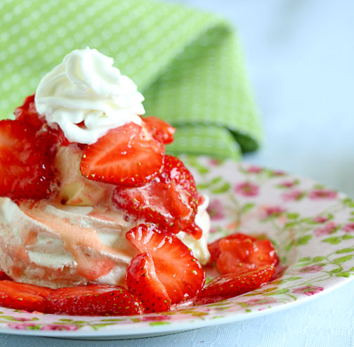 Strawberry Schaum Torte (Meringue, Ice Cream & Berries) – Art of ...