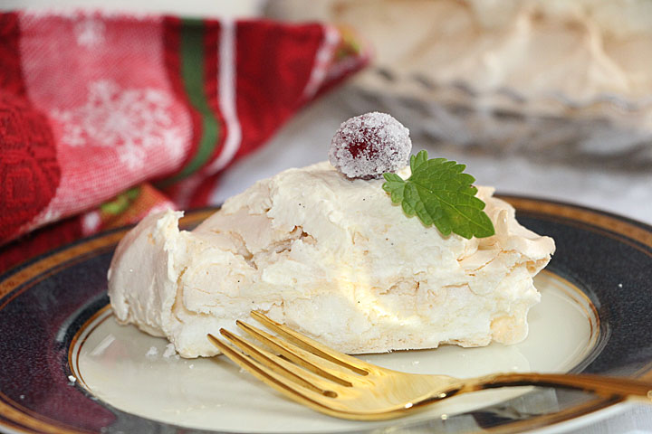 pavlova-wreath-piece