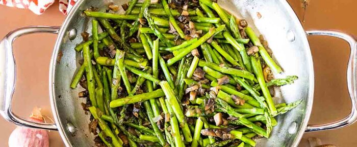 Asparagus with Mushrooms and Thyme Asparagus with Mushrooms and Thyme