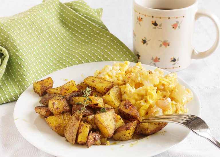 Spicy fried breakfast potatoes blend the comfort of fried potatoes with the flavor, color and antioxidant properties of turmeric and other spices!  Gotta love comfort food!