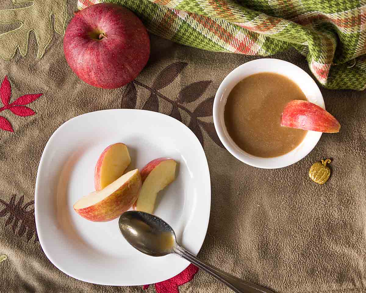 caramel dip with apples