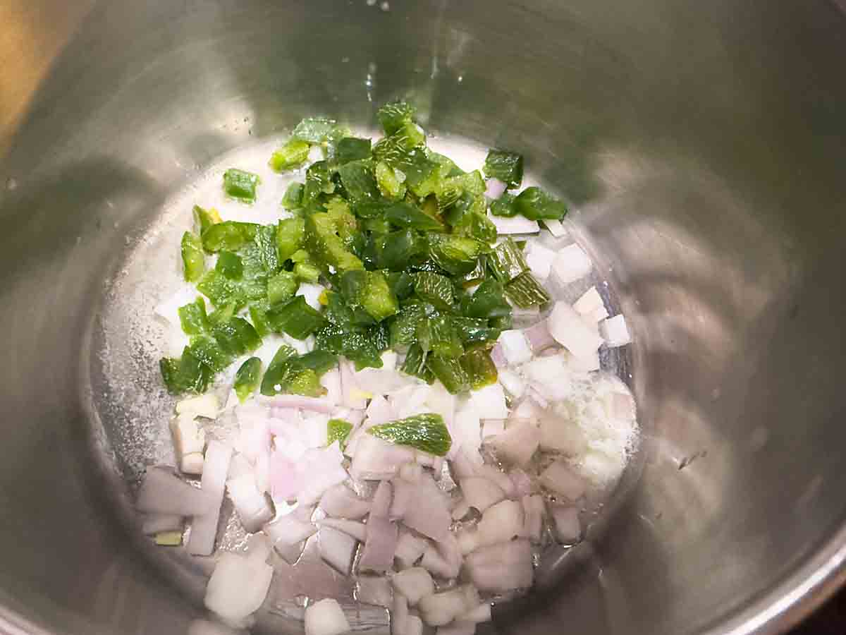 sautee shallot and pepper