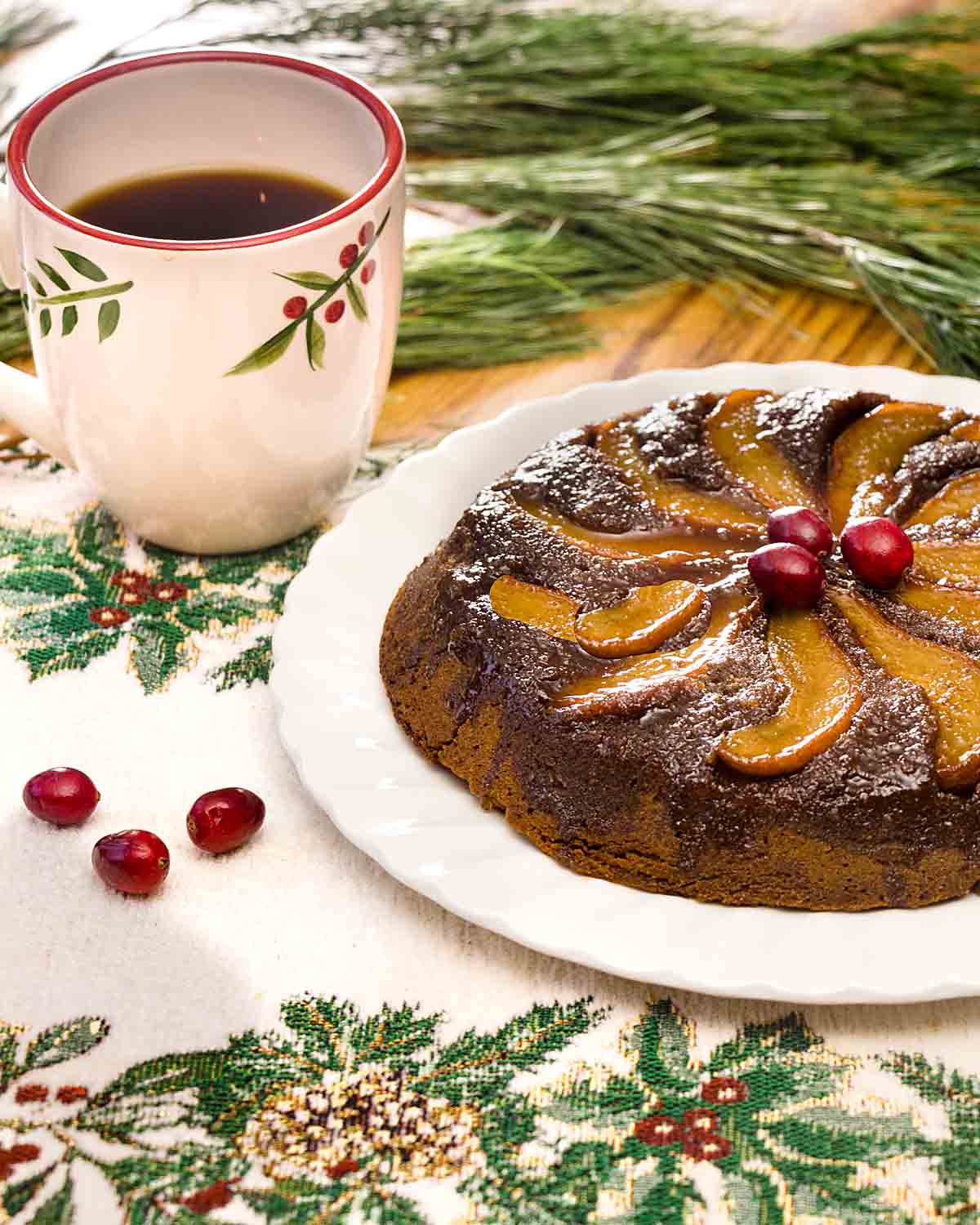 https://artofnaturalliving.com/wp-content/uploads/2018/12/Pear_Gingerbread_Cake_04-1.jpg