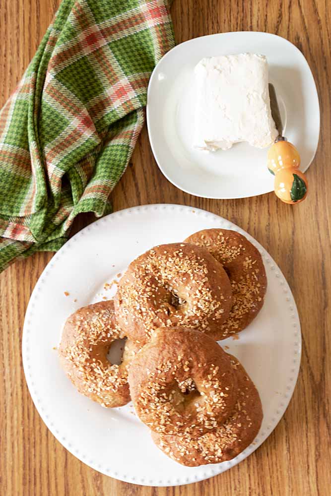 Homemade onion bagels aren't difficult and can be made with ordinary home ingredients. Who wants bagels for breakfast now!