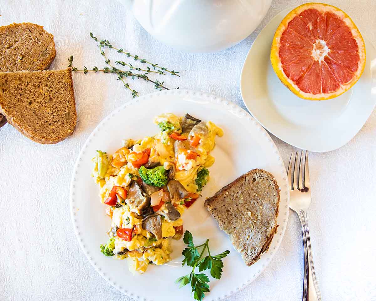 how to make scrambled eggs in an All-Clad pan 