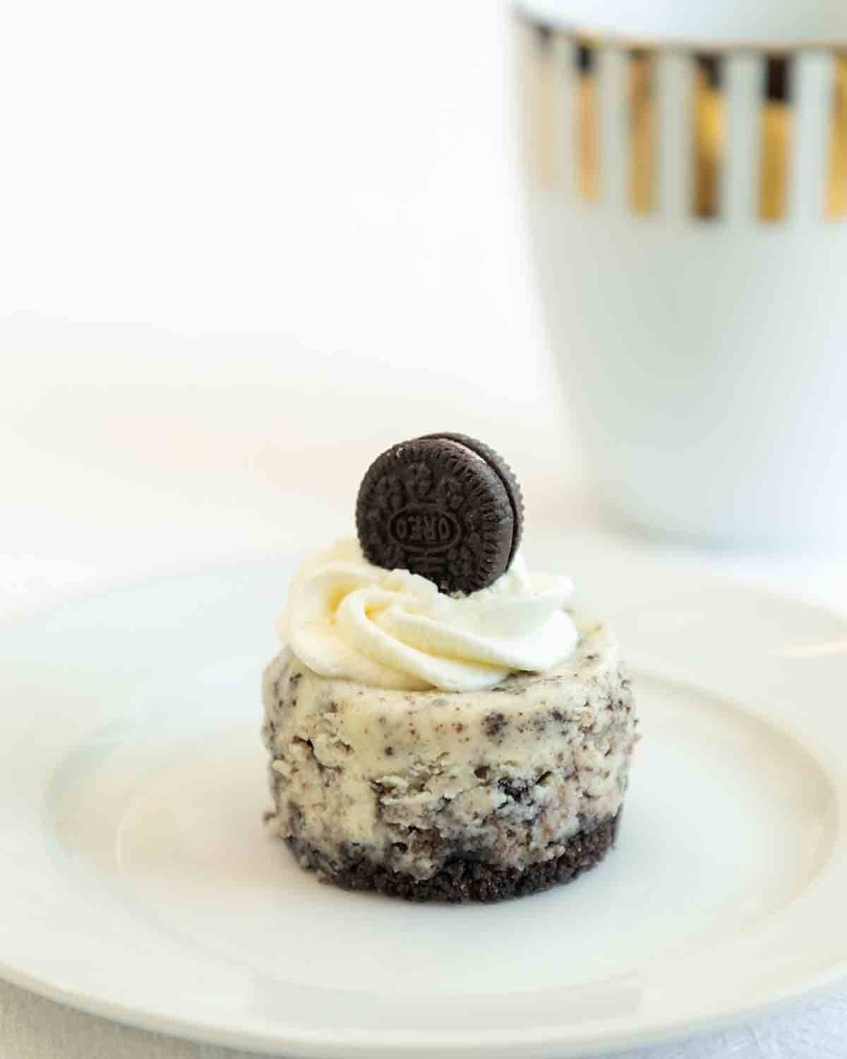 Mini Coffee Cheesecake with Oreo Cookie Crust