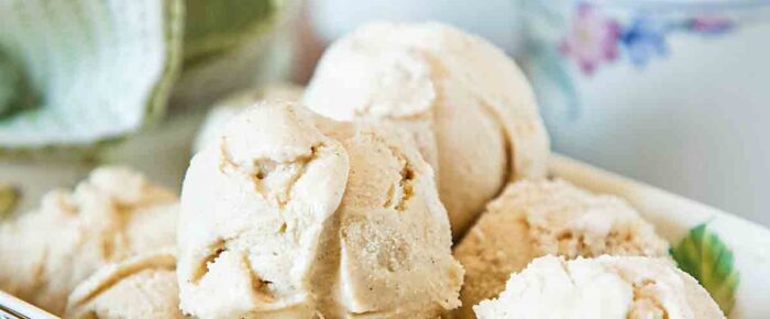 Easy Cinnamon Ice Cream