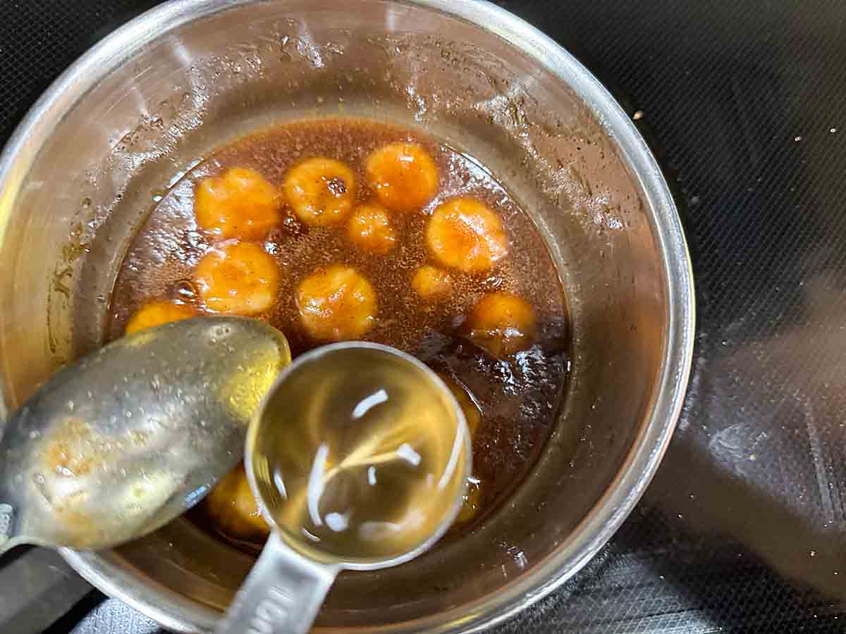 add sliced bananas