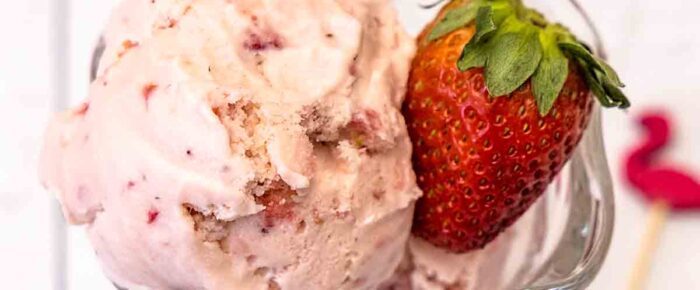Homemade Strawberry Ice Cream