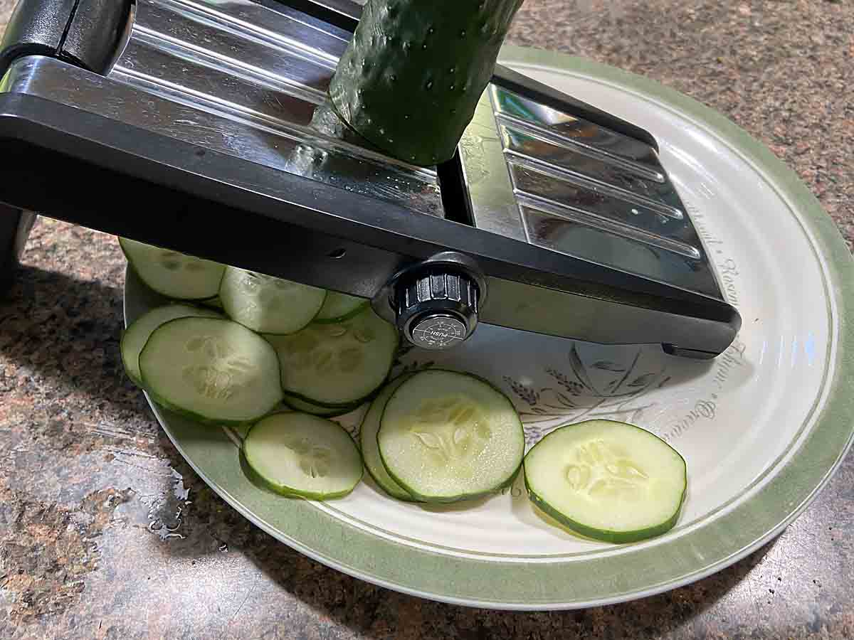 slicing with mandoliine