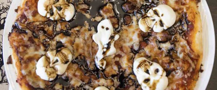 Halloween Pizza #HalloweenTreatsWeek Halloween Pizza #HalloweenTreatsWeek