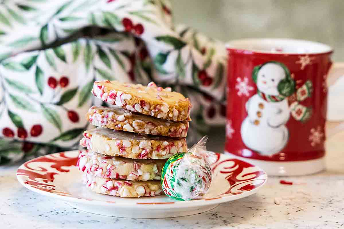 peppermint shortbread stocked with coffee