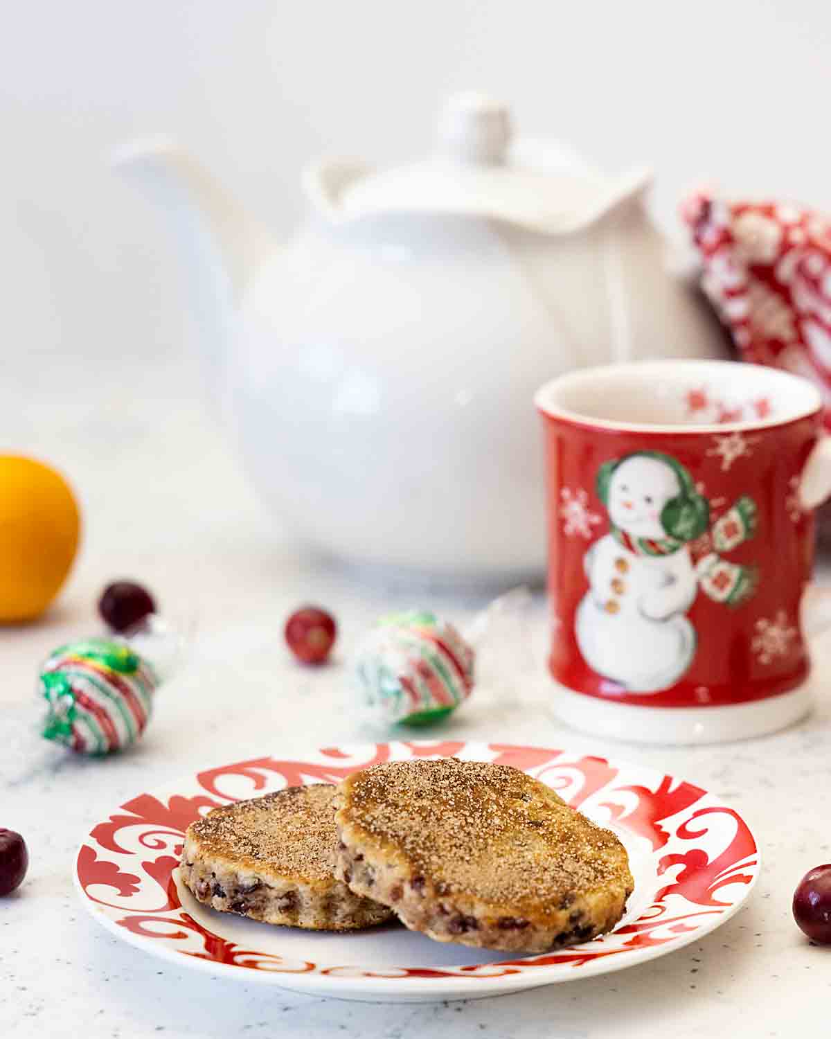 Welsh cakes with tea