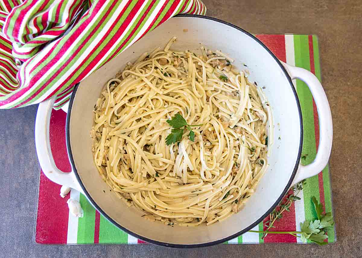 Linguine with clam sauce