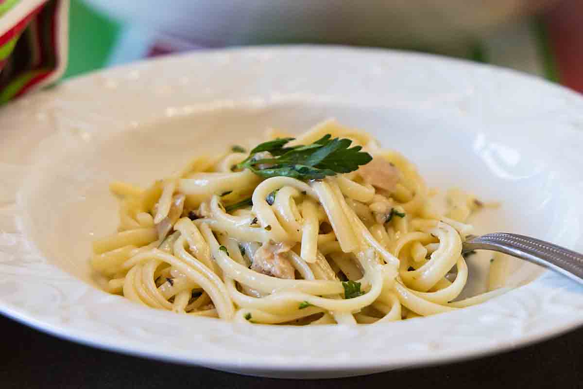 Linguine with clam sauce