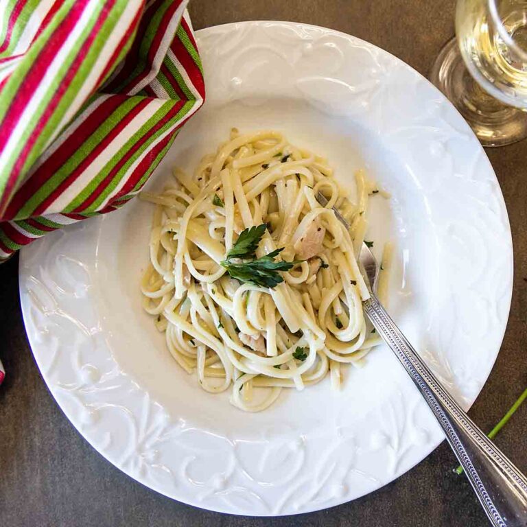Linguine with clam sauce