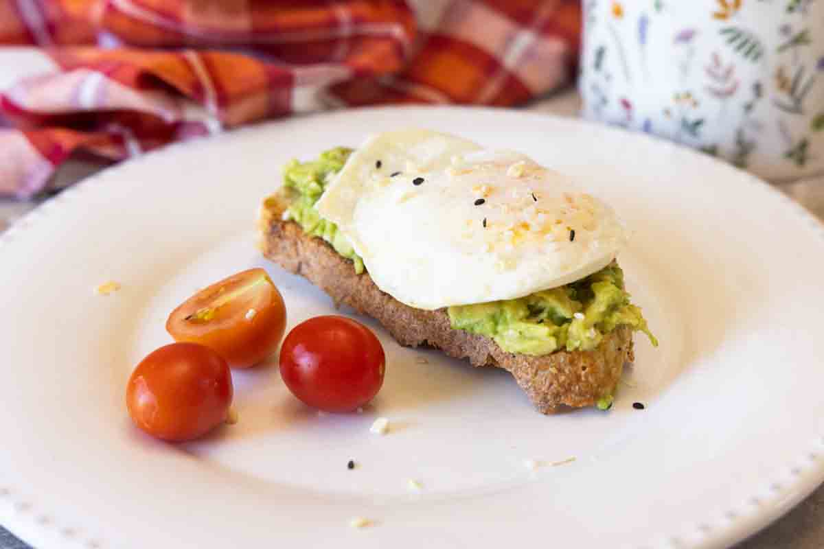 Avocado Toast with Everything Bagel Seasoning