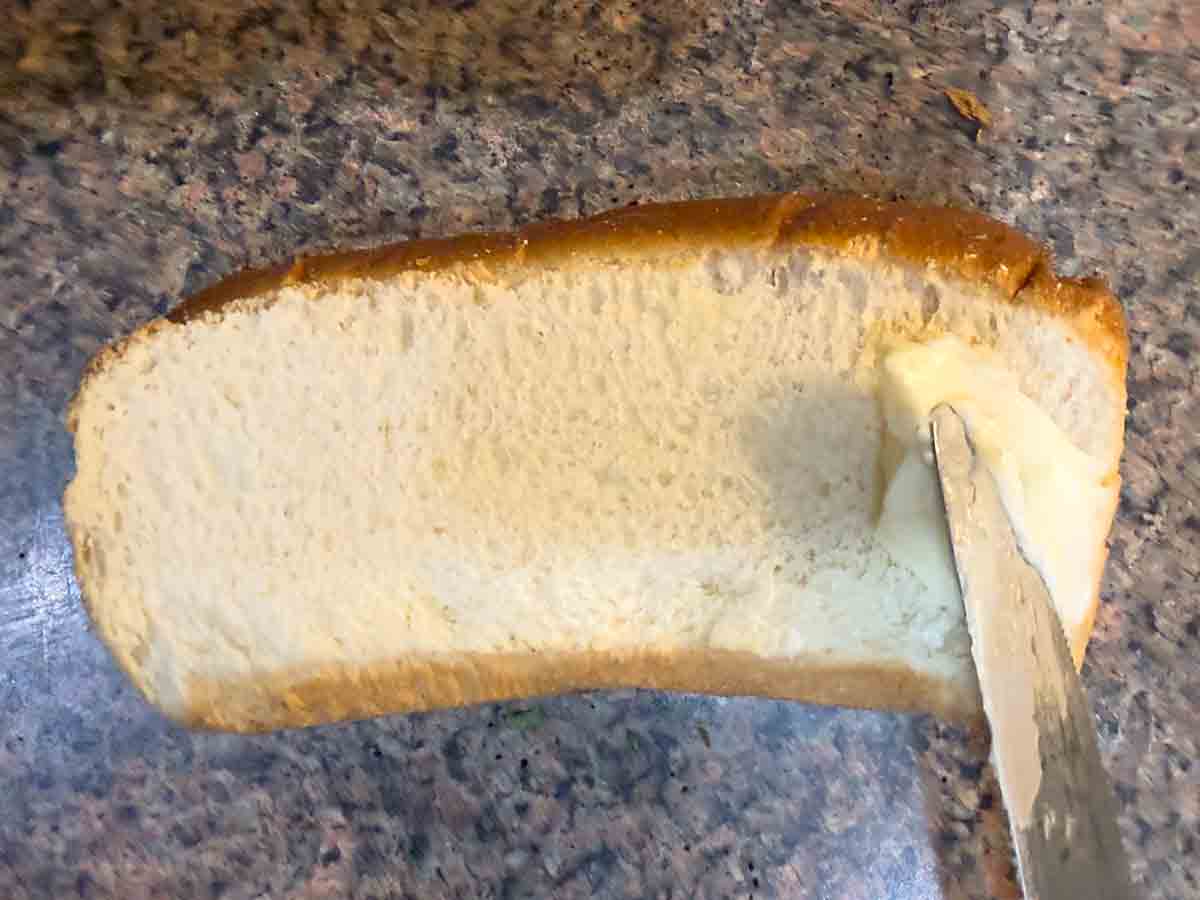 spread butter on bun