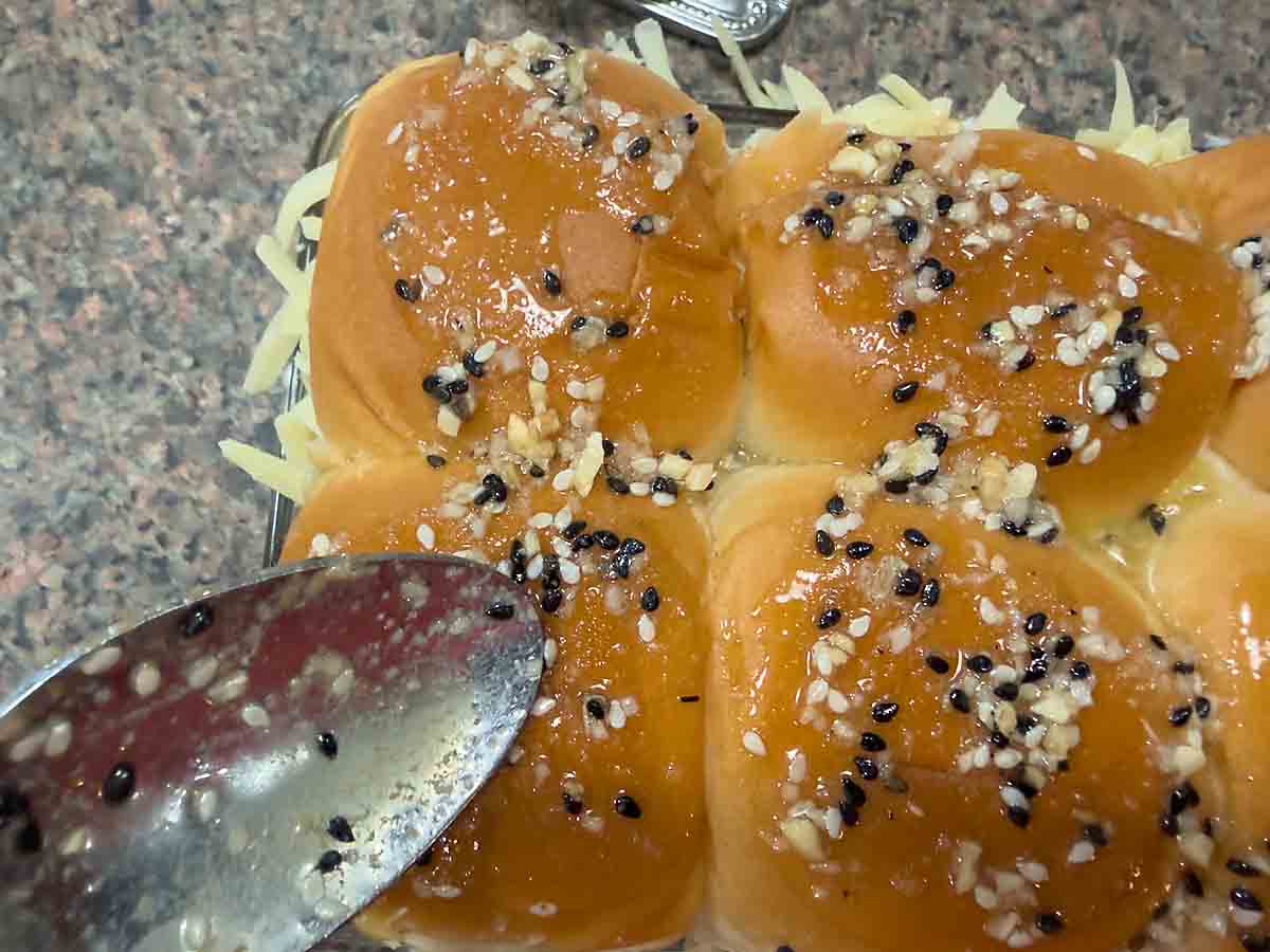 top with buttery topping