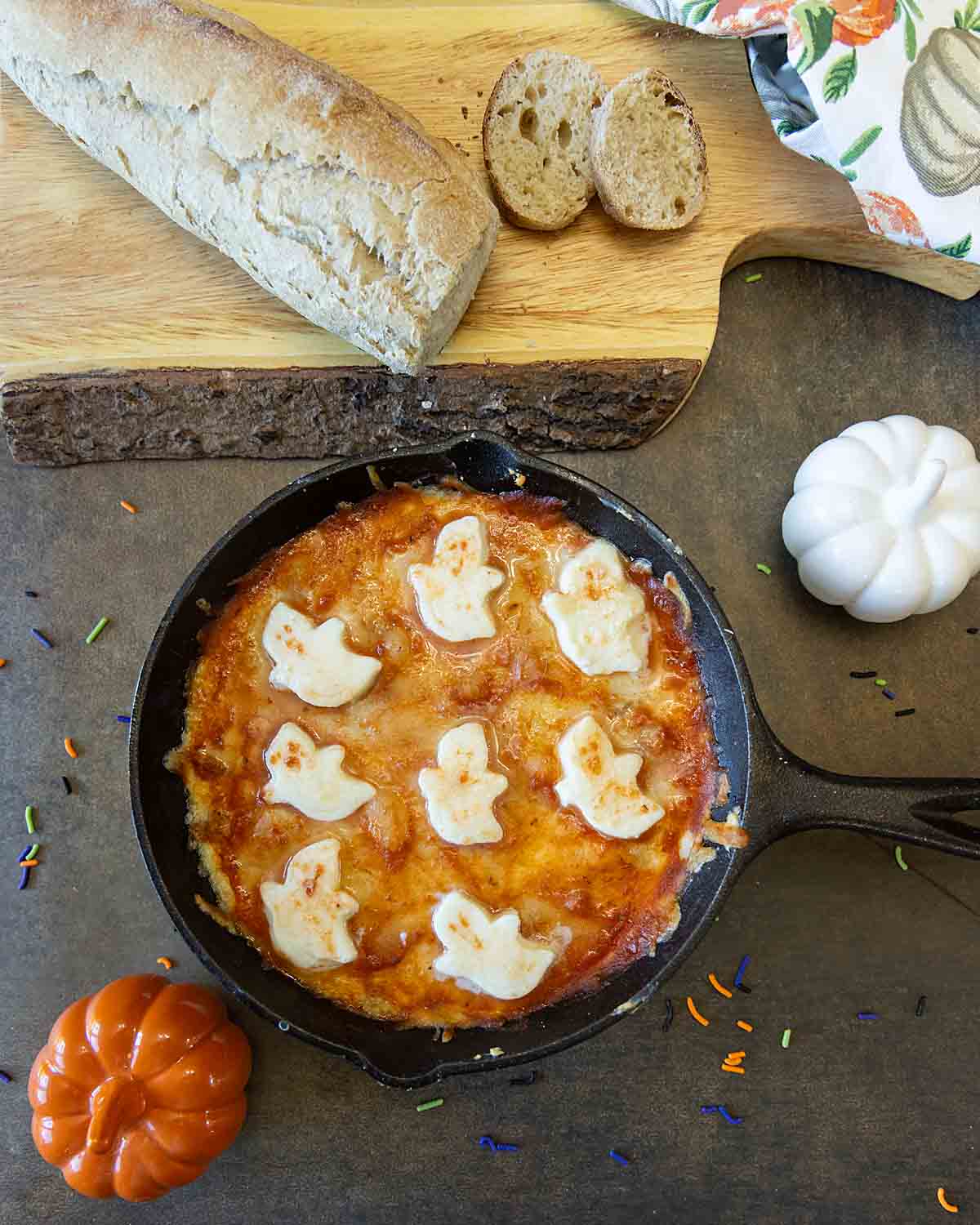 Halloween Pizza Dip
